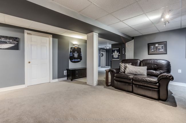 2033 Headon Forest Dr, House other with 5 bedrooms, 4 bathrooms and 2 parking in Burlington ON | Image 32