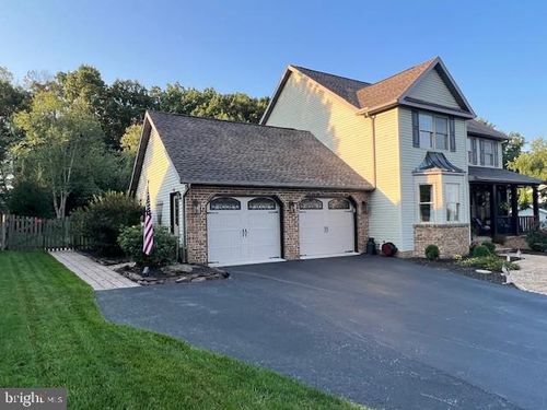 345 Jasmine Dr, Hanover, PA, 17331-3465 | Card Image