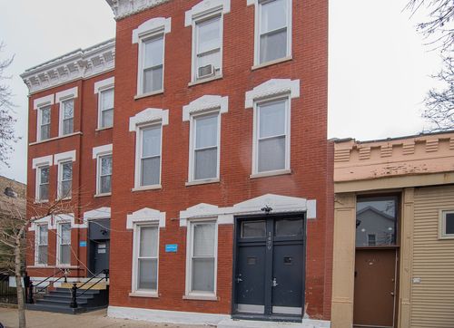 1r-1479 Huron St, Chicago, IL, 60642-6140 | Card Image