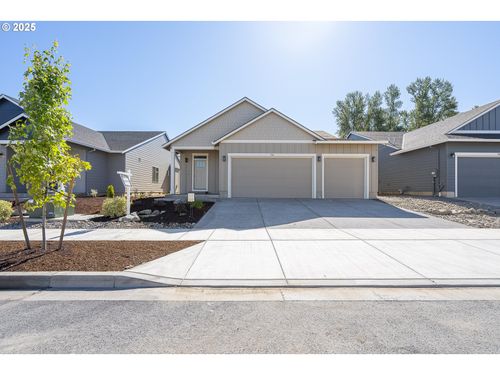 714 Tigerlily St, Silverton, OR, 97381 | Card Image