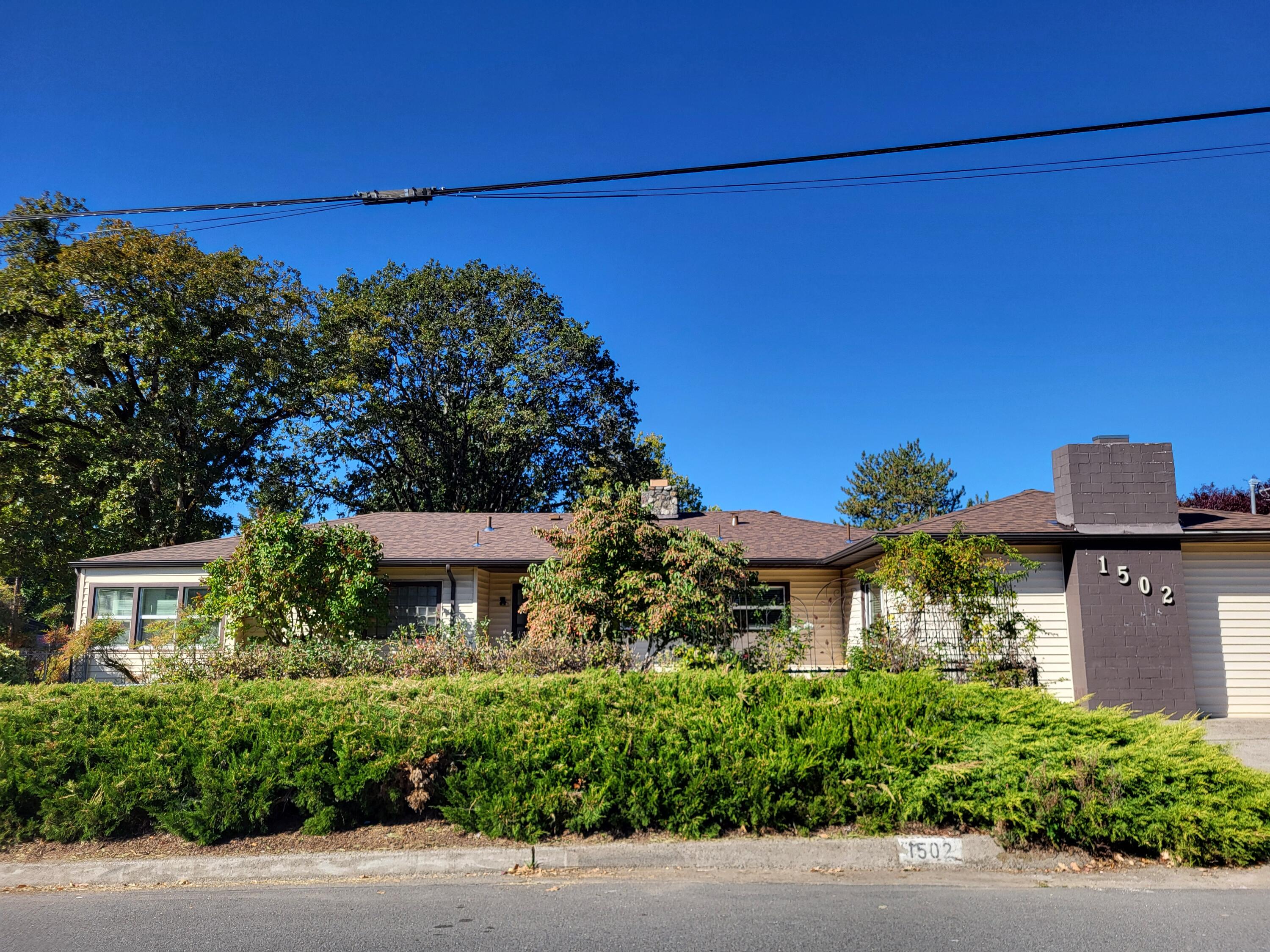 Lawnridge Ave, Grants Pass, OR 97526