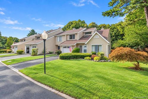 12 Hidden Pines Way, Bohemia, NY, 11716-4235 | Card Image
