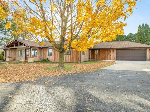 5070 N Pecatonica Rd, Pecatonica, IL, 61063-8837 | Card Image