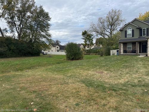 14907 Taylor Blvd, Livonia, MI, 48154-4065 | Card Image