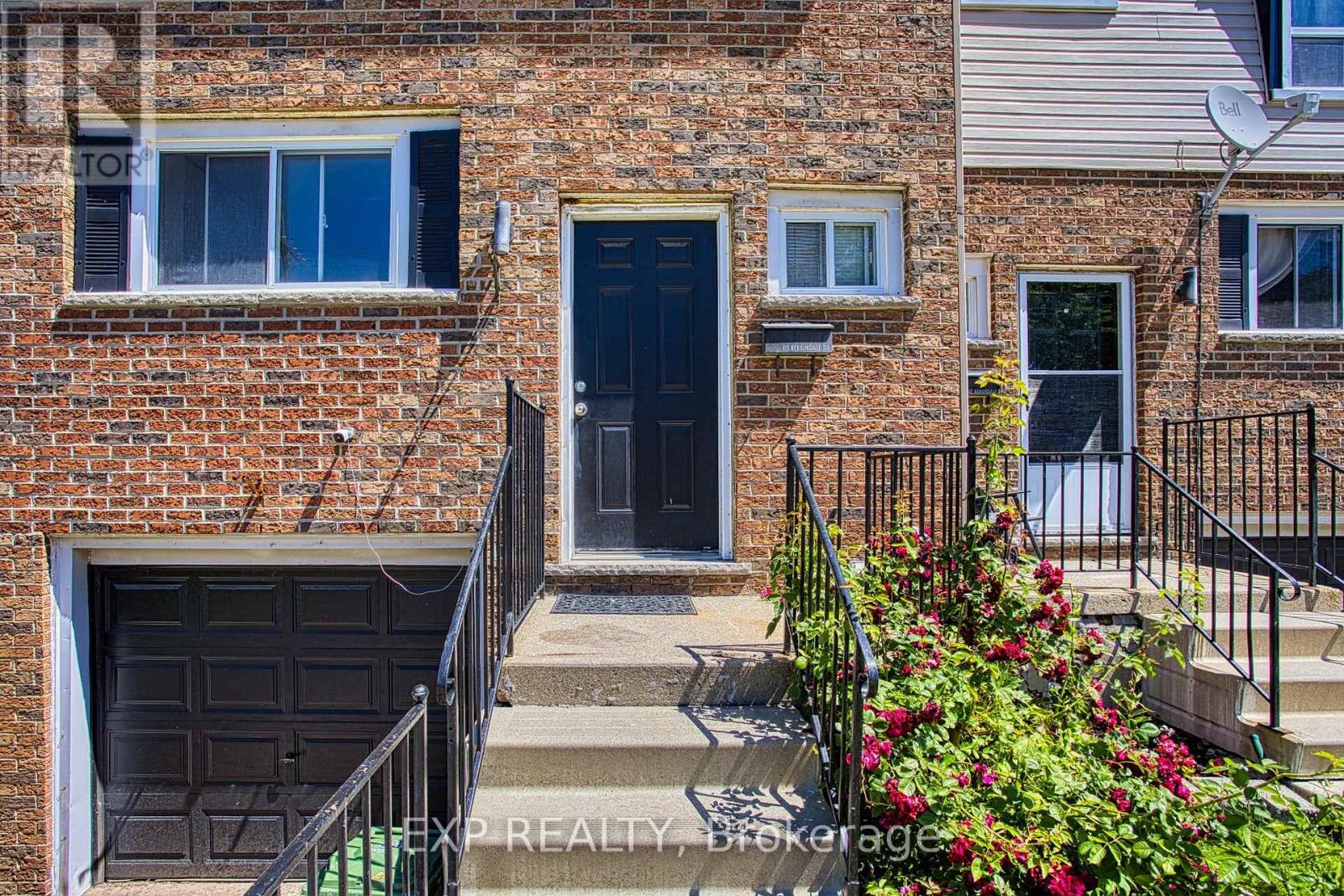 Residential in Hamilton (Riverdale) 4