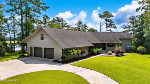 138 Shoreline Ct, Oriental, NC, 28571-9003 | Card Image
