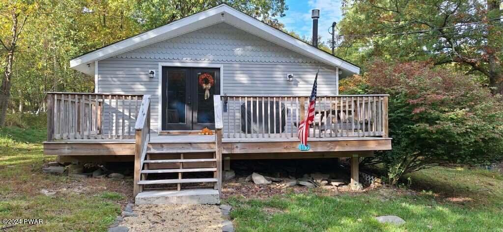 Allyson Ln, Shohola, PA 18458