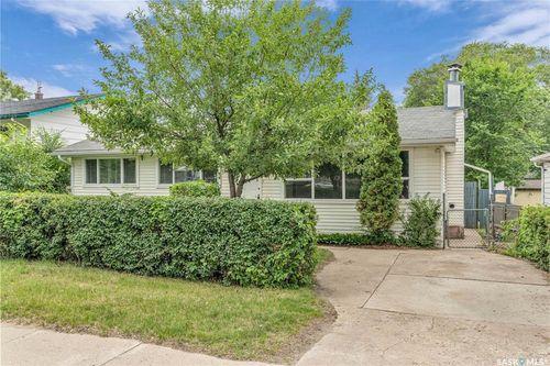 1721 Av E N, Saskatoon, SK, S7L1V3 | Card Image