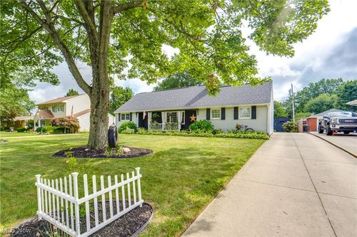 753 Highland Ave, Wadsworth, OH, 44281-1957 | Card Image