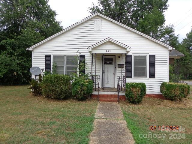Dana Ln, Meriden, CT 06451