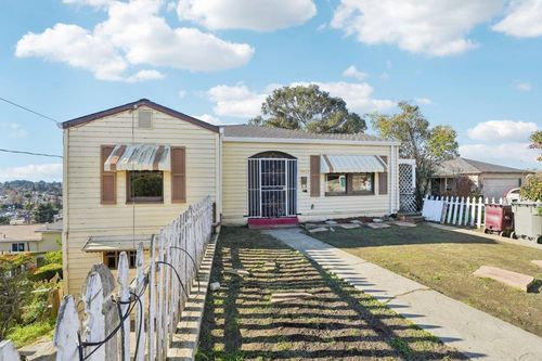 9963 Lawlor St, Oakland, CA, 94605-4850 | Card Image