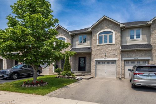 2092 English Cres, Burlington, ON, L7L7B3 | Card Image