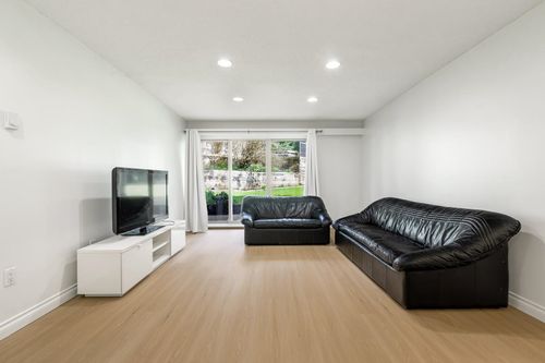 101-9857 Manchester Dr, Burnaby, BC, V3N4P5 | Card Image