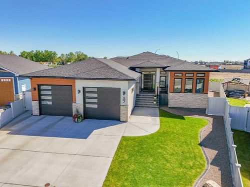 57 Hamptons Gate Se, Medicine Hat, AB, T1B0N7 | Card Image