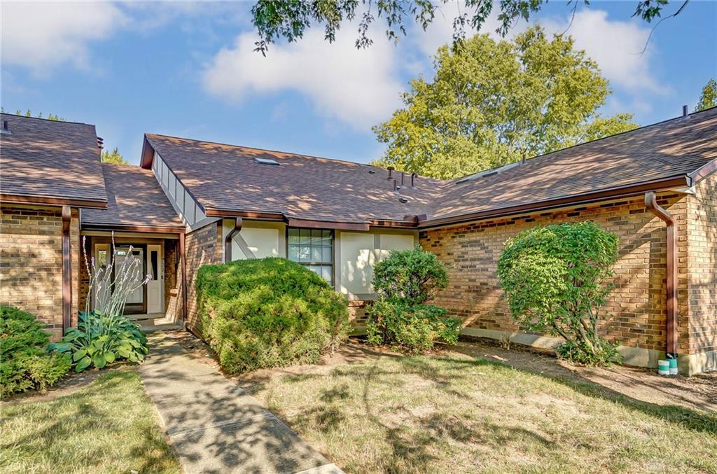 Pine Needles Dr, Dayton, OH 45458