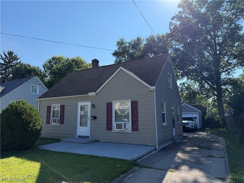 866 Chinook Ave, Akron, OH, 44305-1259 | Card Image