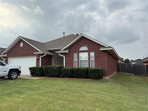 8105 Nw 83rd St, Oklahoma City, OK, 73132-3284 | Card Image