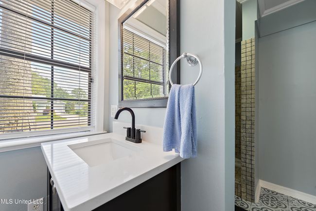 Primary Bathroom | Image 13