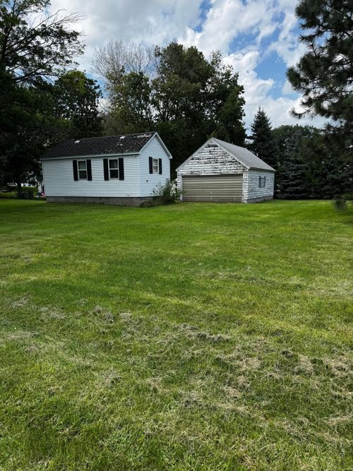 106 W 2nd St S, Truman, MN, 56088-1218 | Card Image