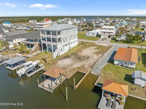6095 6th St, Surf City, NC, 28445-8640 | Card Image