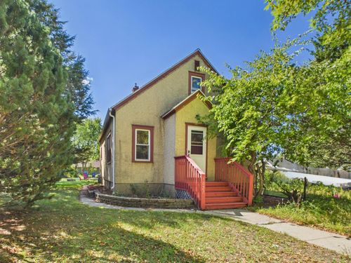 1027 9th Ave N, Saint Cloud, MN, 56303-2811 | Card Image