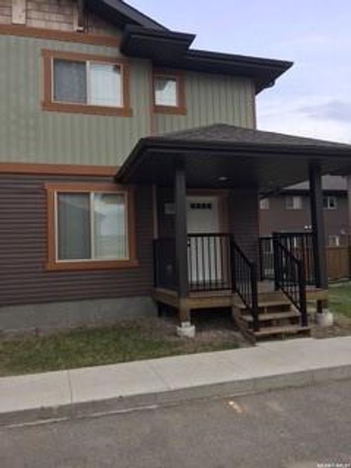 18-880 5th St, Weyburn, SK, S4H | Card Image