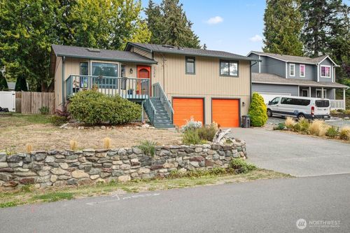 1289 Halsey Dr, Coupeville, WA, 98239-9730 | Card Image