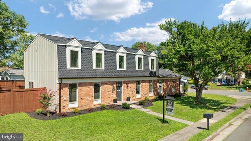 401 Crestwood St Sw, LEESBURG, VA, 20175-3800 | Card Image