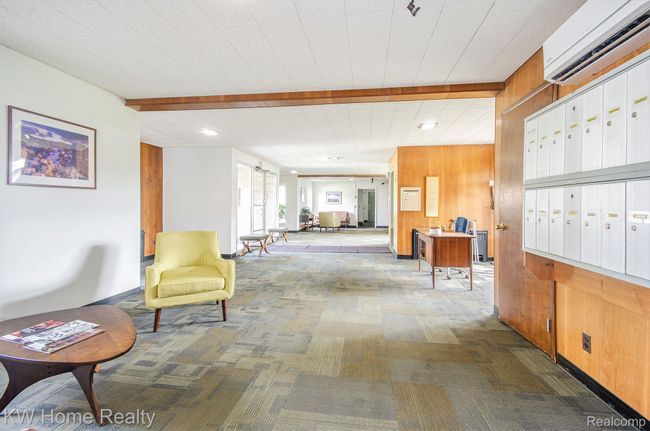 Lobby | Image 11