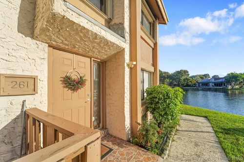 261 Wimbledon Lake Dr, Plantation, FL, 33324-2403 | Card Image
