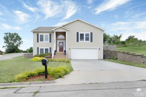 3605 Everett Pl, Manhattan, KS, 66503-8106 | Card Image