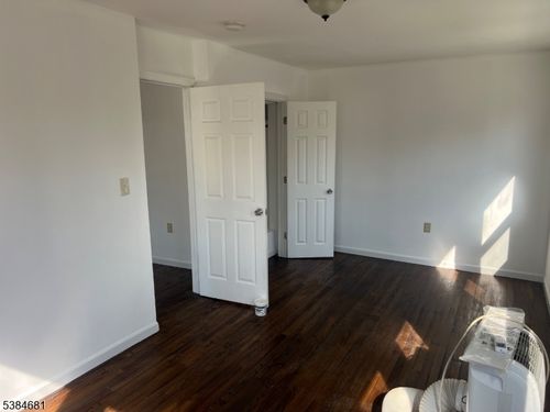 1030 Frank St, Roselle, NJ, 07203-2708 | Card Image