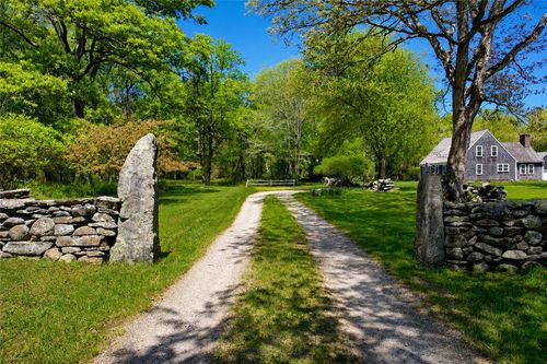 307 Stony Fort Rd, Saunderstown, RI, 02874-1104 | Card Image