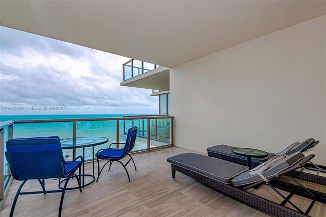 1001 - 9703 Collins Ave, Condo with 2 bedrooms, 2 bathrooms and null parking in Bal Harbour FL | Image 4