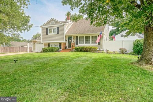 8 Paterson Ave, PENNSVILLE, NJ, 08070-2319 | Card Image