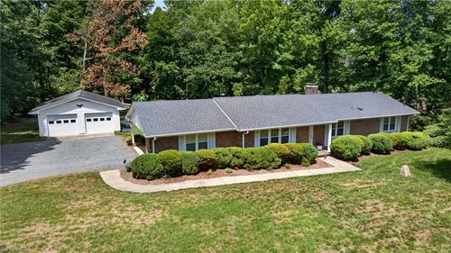 3110 Valhalla Cir, Greensboro, NC, 27406-9629 | Card Image