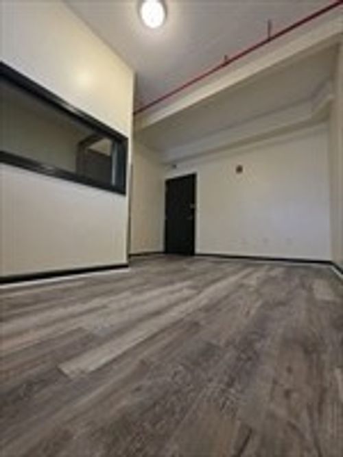 332-33 Dover St, Brockton, MA, 02301-5973 | Card Image
