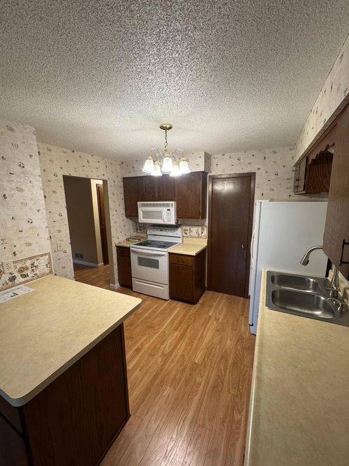 b-1890 Fox Ridge Dr, West Saint Paul, MN, 55118-3974 | Card Image