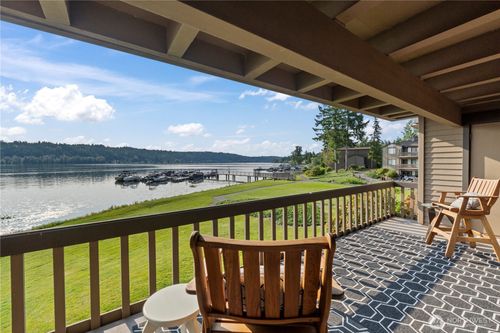 j3-17514 Ne 40th Pl, Redmond, WA, 98052-5663 | Card Image