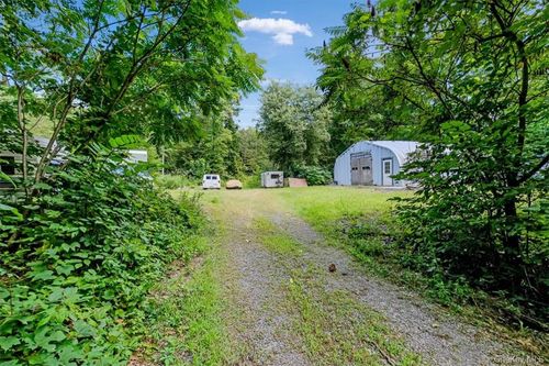 90 Freetown Rd, Wallkill, NY, 12589-4206 | Card Image