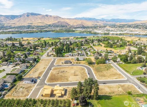 3279 Nw Brianna Avenue, East Wenatchee, WA, 98802 | Card Image