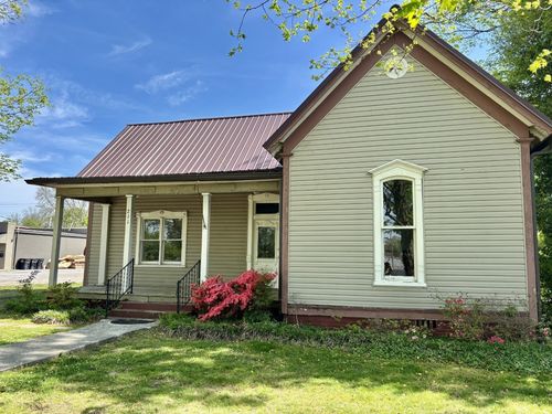 211 Se Atlantic St, Tullahoma, TN, 37388-4419 | Card Image