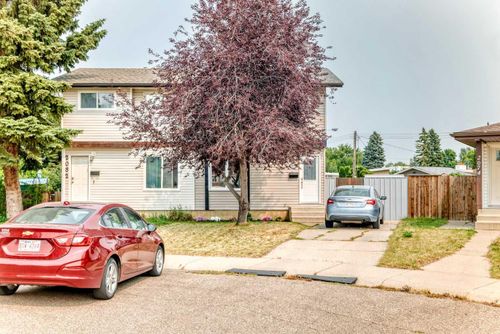 2078 7 Ave N, Lethbridge, AB, T1H4Z1 | Card Image