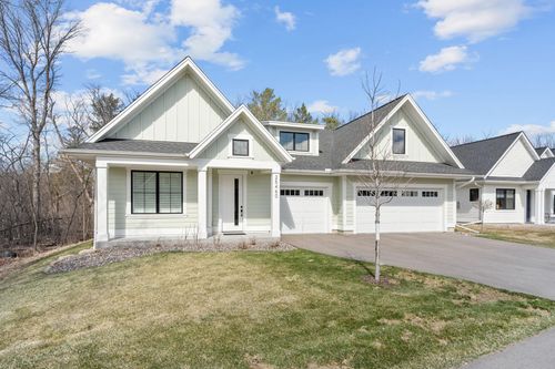25460 Park Ln, Shorewood, MN, 55331 | Card Image