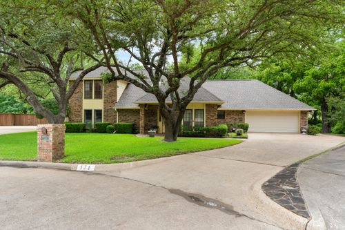121 Nicklaus Nook, Lancaster, TX, 75146-3601 | Card Image