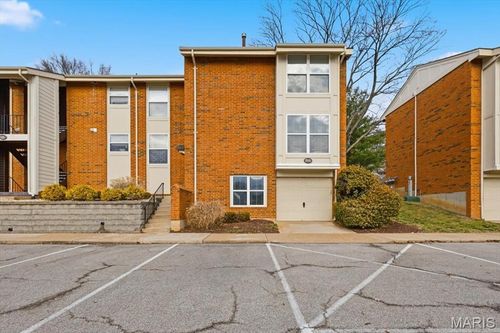 1939-1939 Hunting Lake Ct, Saint Louis, MO, 63122-5218 | Card Image