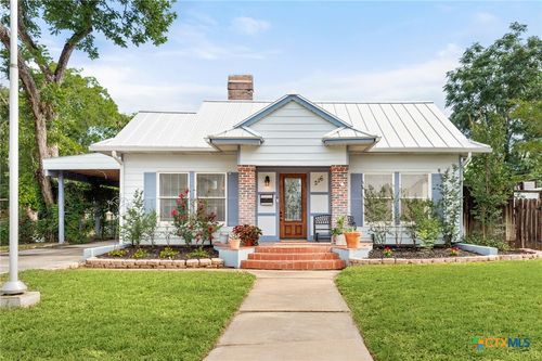 216 Cedar St, Seguin, TX, 78155-3712 | Card Image