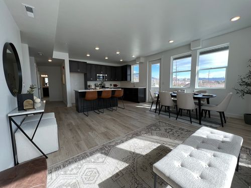 q301-8333 S Iris Lumi Ln, Midvale, UT, 84047-7862 | Card Image