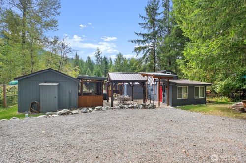 165 Nisqually Way, Ashford, WA, 98304-9766 | Card Image