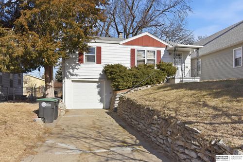 1328 Washington St, Omaha, NE, 68107-3503 | Card Image